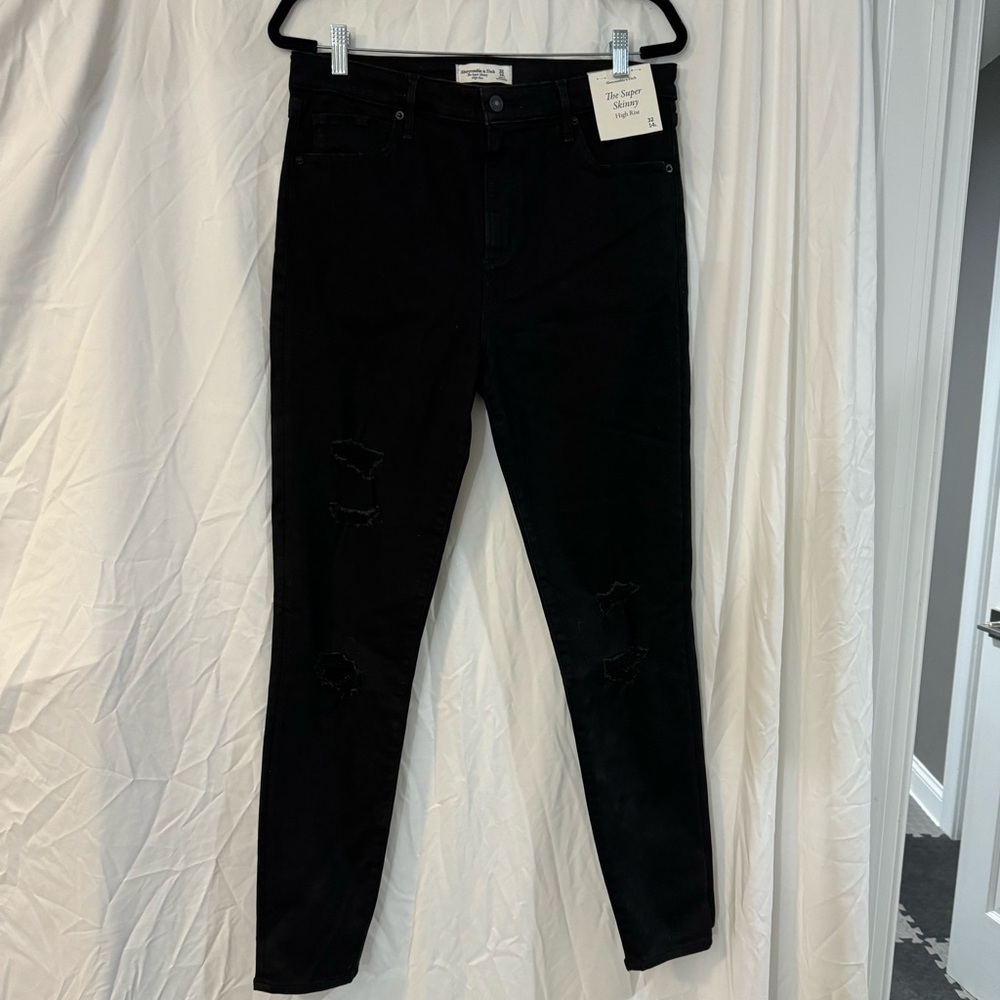 High rise ripped black skinny jeans NWT size 14/32